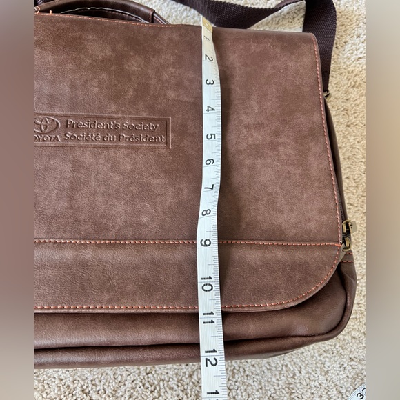 Toyota Professional Bag - Picture 10 of 13